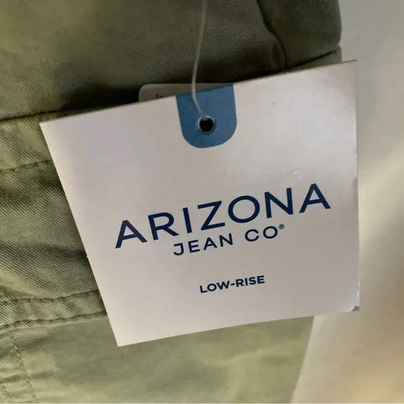 ARIZONA JEAN CO Women's Green Cargo Shorts - Picture 5 of 6